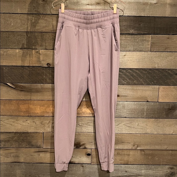 Free Fly Women's Pull-On Breeze Jogger in Fig Mauve Size Small - Picture 2 of 8